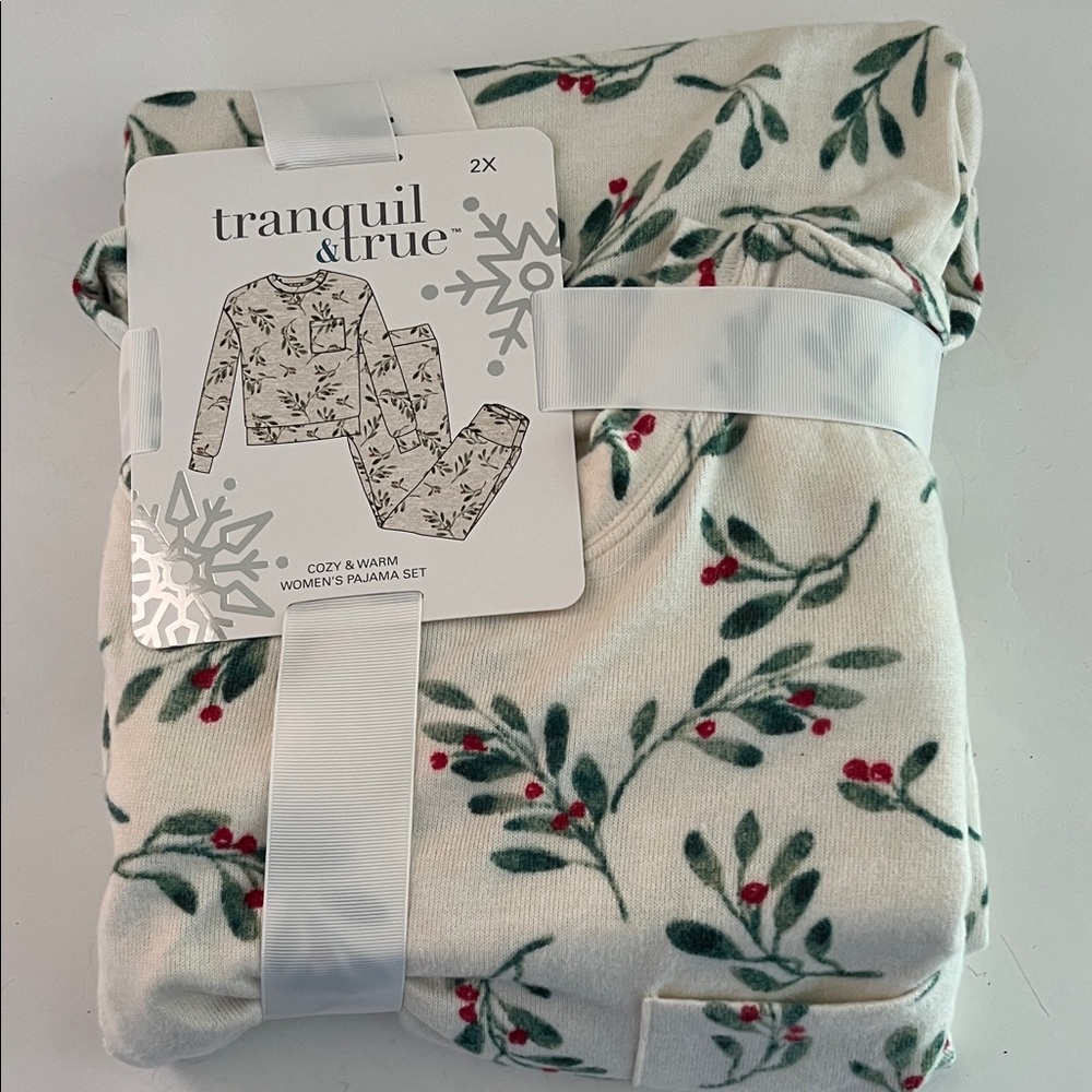 Tranquil & True Women's Festive Cream Pajama Set 2XL